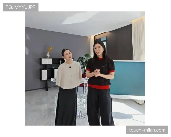 贾一凡居然住那种顶层豪宅,普通朋友圈都看不下去了! 贾一凡居然住那种顶层豪宅,普通朋友圈都看不下去了!